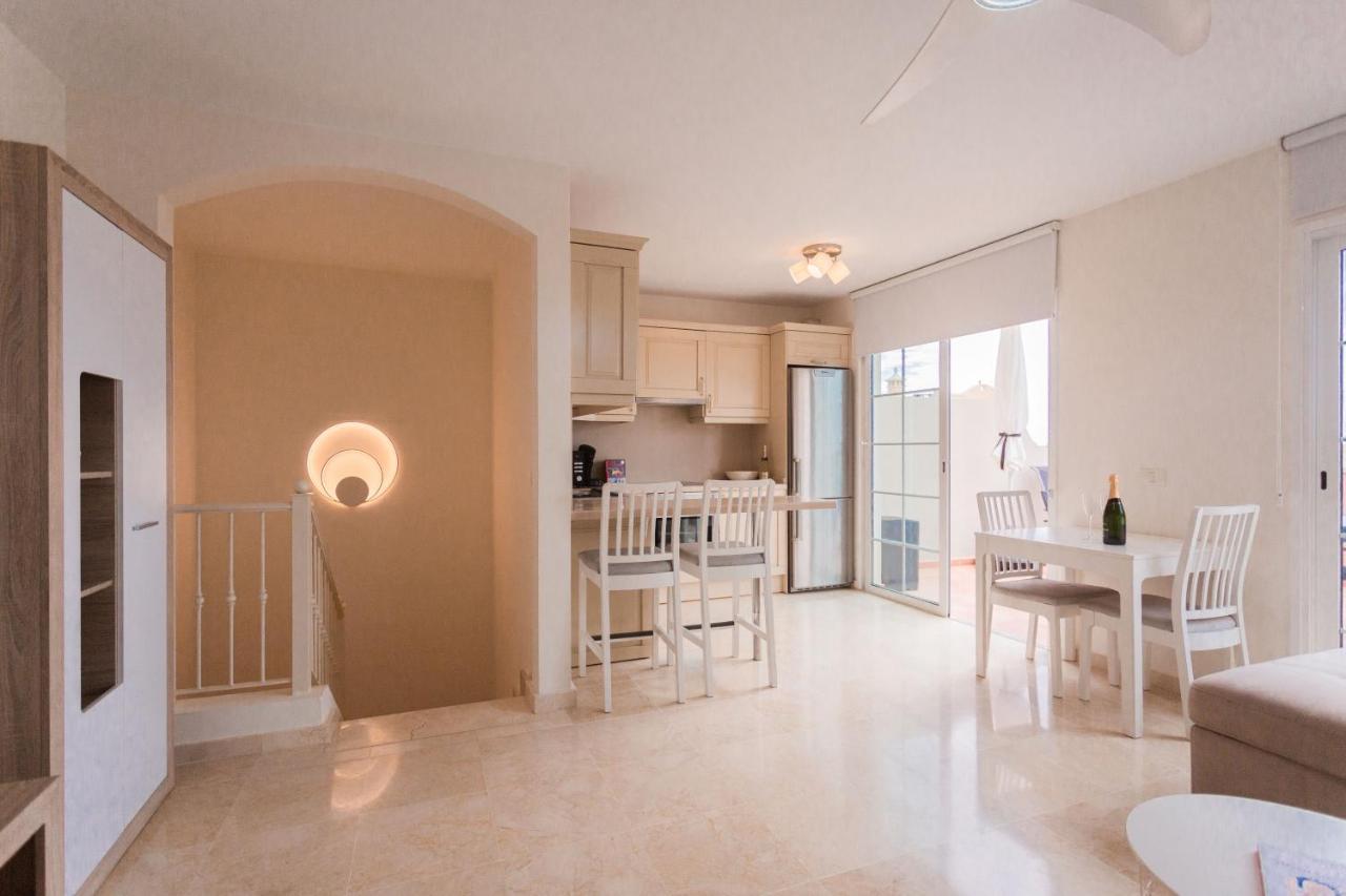Luxury Duplex Apartment With Beautiful Sea Views بالم مار المظهر الخارجي الصورة